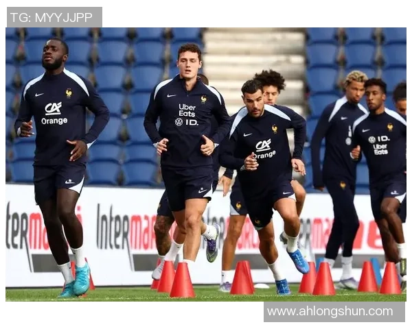 法国足球队现役明星球员分析与未来发展潜力探讨